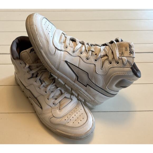 RARE VINTAGE AVIA ~ MENS 8.5 US ~ 80'S BASKETBALL SHOE 565 ARC GRAY NAVY BLUE - Picture 1 of 11